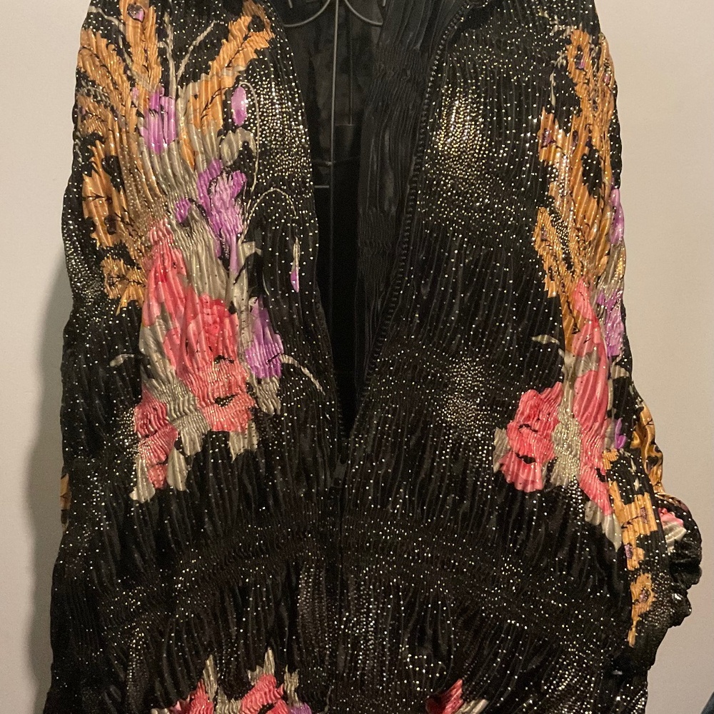 ‘’’VALENTINA ‘’’’   VINTAGE  PLEATED    SPRING JACKET one size fits all.SALE